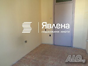 Офис в бизнес сграда 10 кв.м Необзаведен Първи жилищен етаж