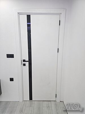 Интериорни и блиндирани врати, ламинат и безпрофилно остъкление